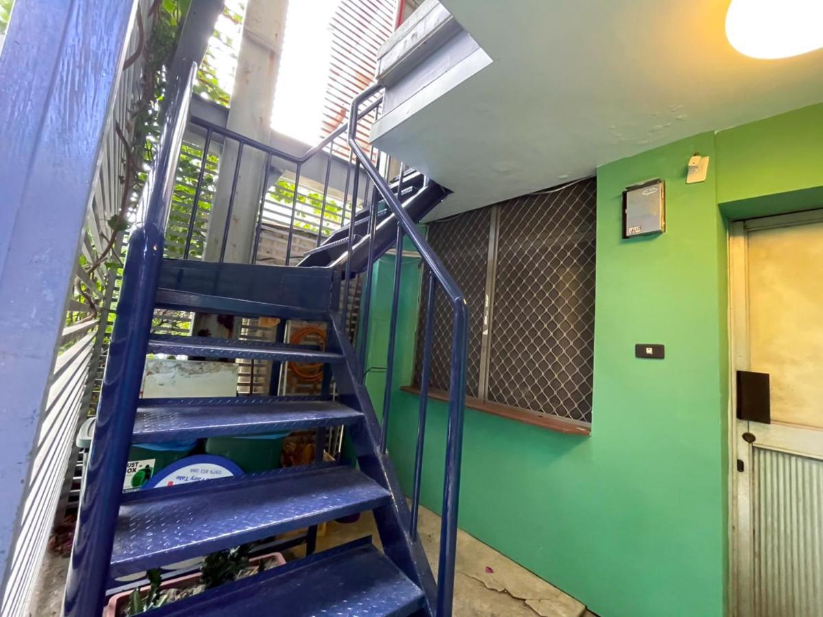 Small Island Homestay Tainan Buitenkant foto